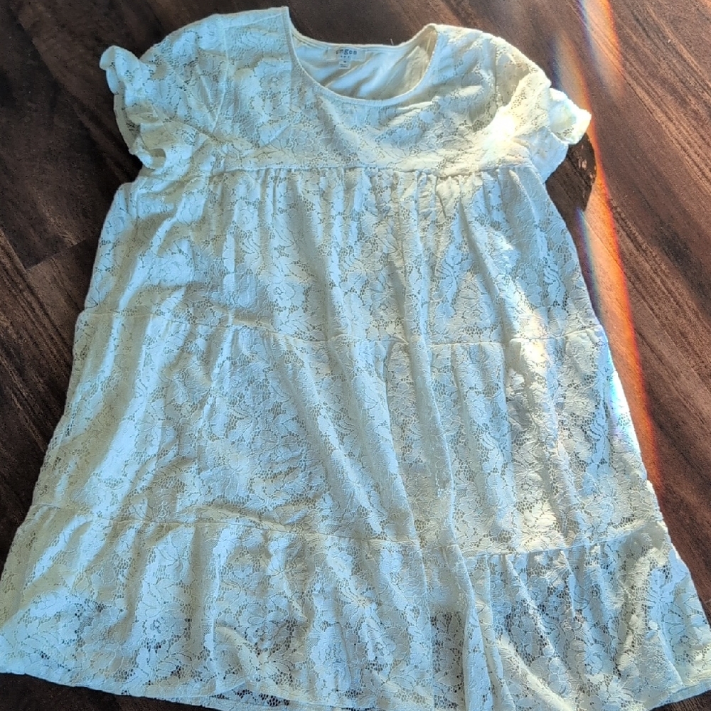 Umgee Cream Blouse with Delicate Design